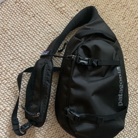 Atom Sling Bag 8L black - Picture 2 of 6